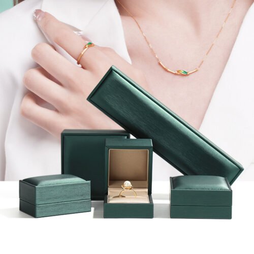 Read more about the article Unbox Luxury: The Art of Jewelry Packaging Boxes That Wow Your Customers