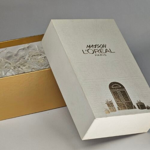 Read more about the article Custom Cosmetic Boxes: Enhance Your Brand & Customer Experience | EFS Packaging