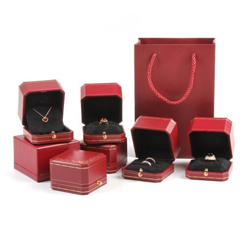 Read more about the article Custom Jewellery Boxes: Elevate Your Brand in 2025